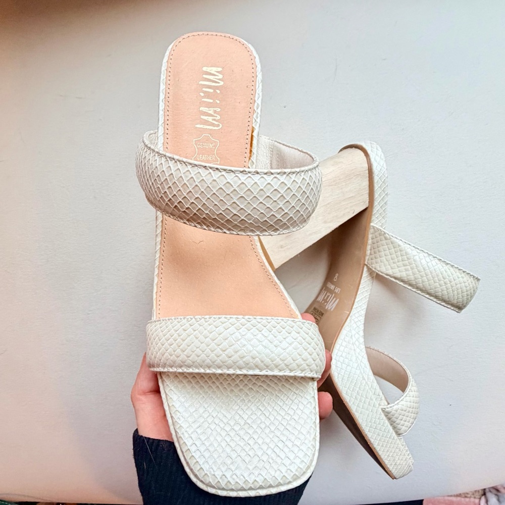 Mi.iM Ivory Snakeskin Printed Chunky Heel